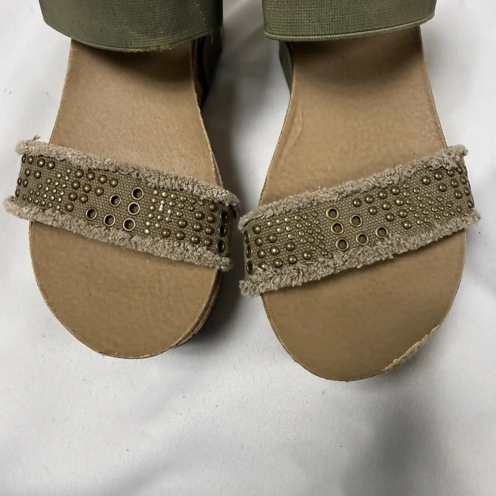Corkys Olive Green Canvas Studded Cork Wedge Platform Sandals Womens Boho size 8